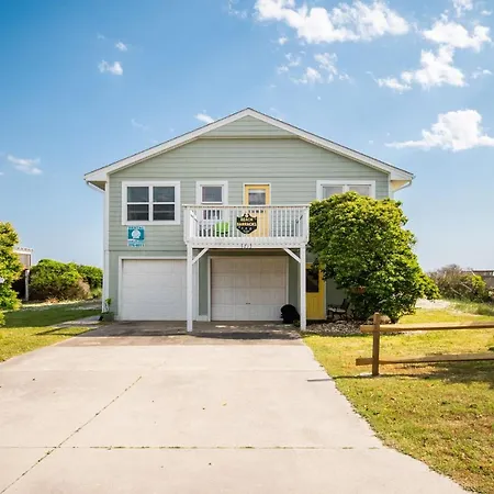 Beach Barracks By Oak Island Accommodations